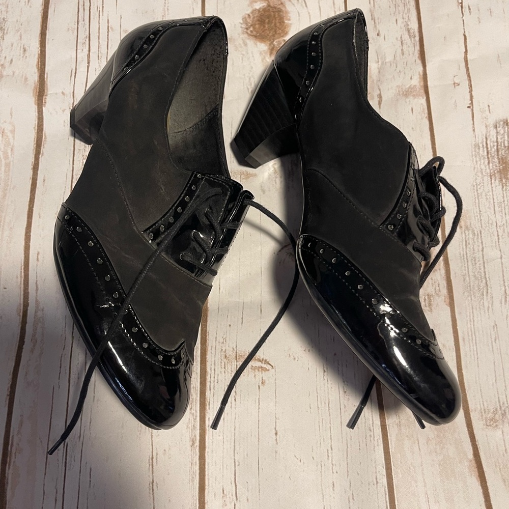 Womans heeled shoes